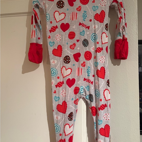 Little Sleepies Heart and Valentine’s Onesie 6-12 months - Picture 4 of 5